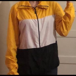 Windbreaker 💛🤍🖤